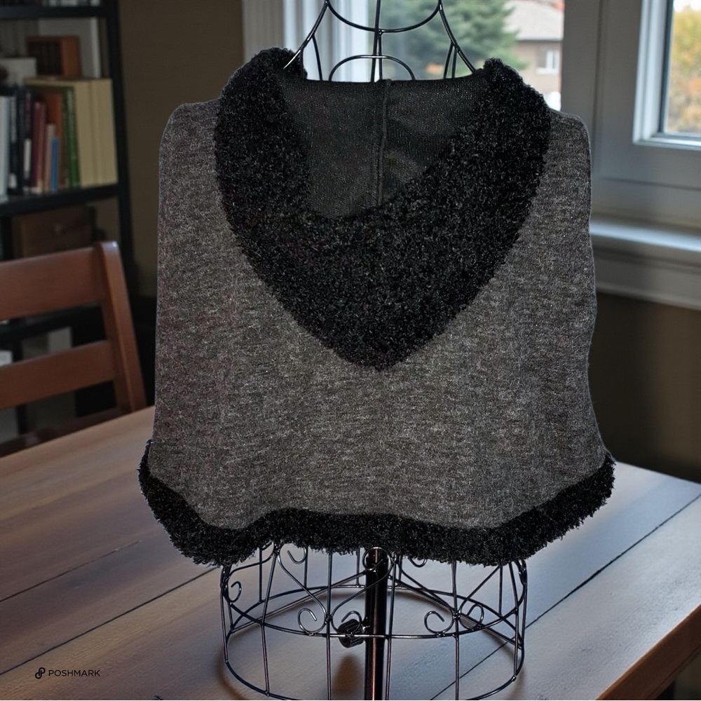 💖 Monteau Hooded Sleeveless Pullover Shrug 💖